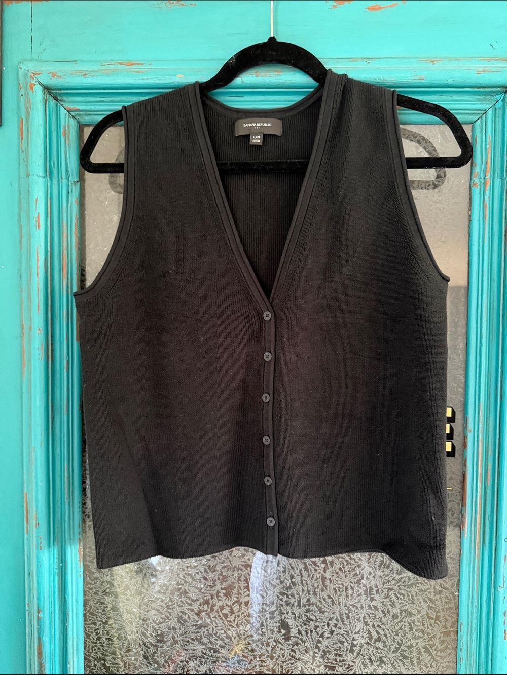 Banana Republic Black Sleeveless V-Neck Button Front Tank